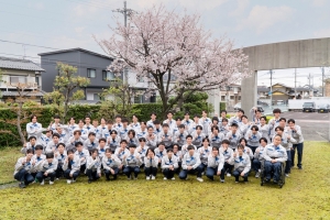 思い思いのポーズでフレッシュに