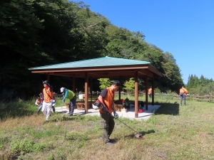 広場の草刈り
